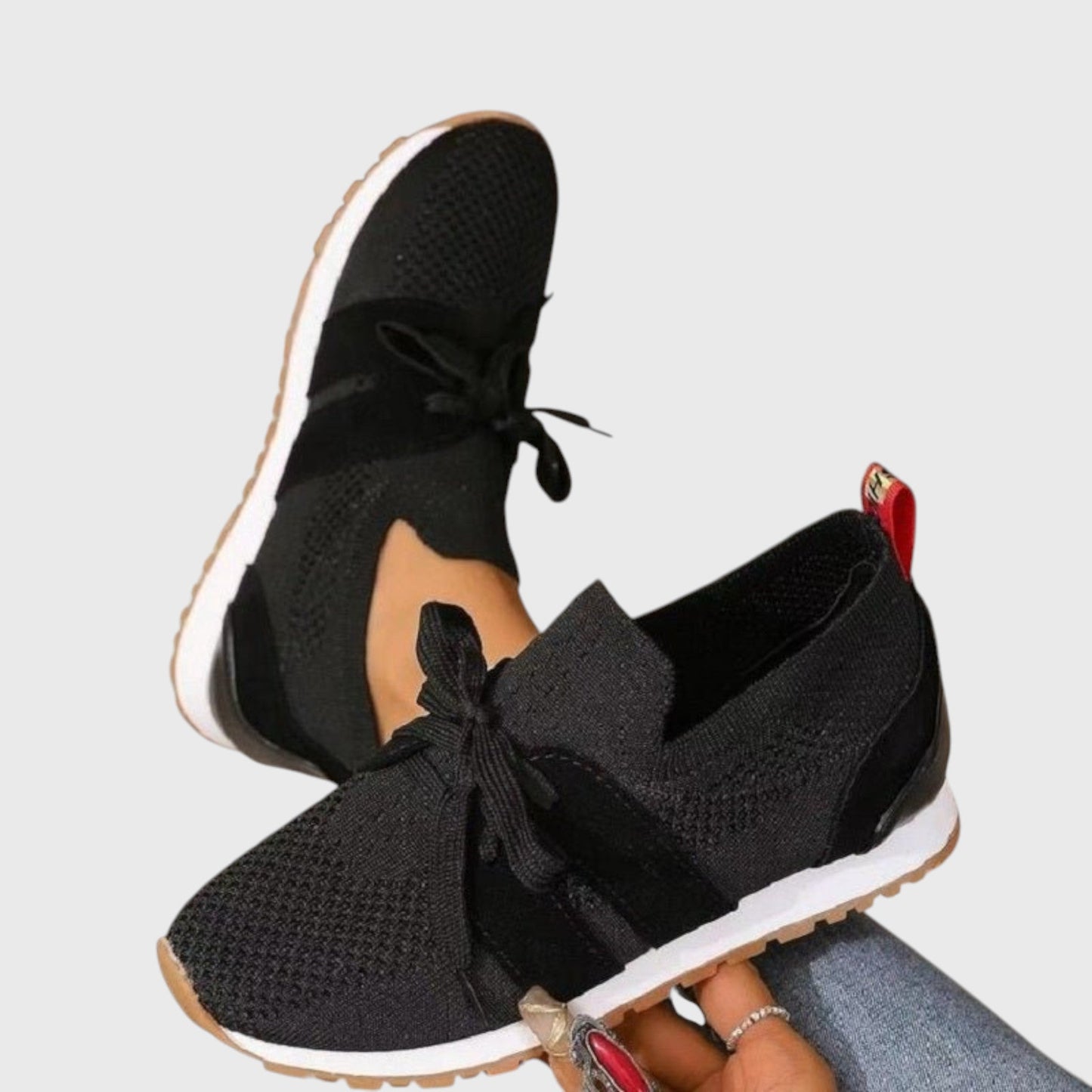 Elyora™ - Bequeme und Stilvolle Slip-On Sneakers für Damen